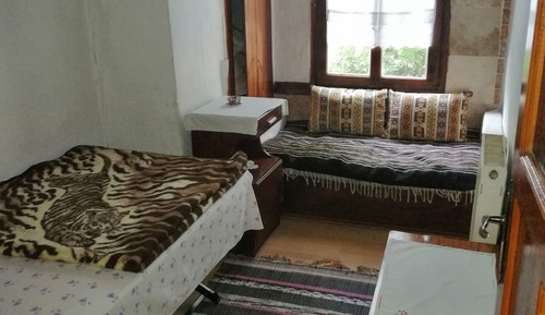 Single Room, Shared Bathroom