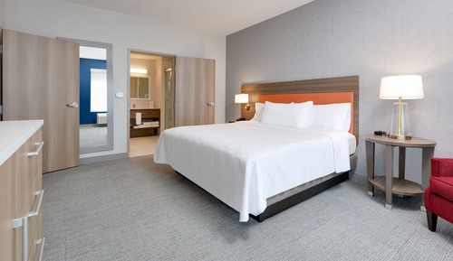 Studio, 1 King Bed, Accessible (Mobility & Hearing, Roll-in Shower)