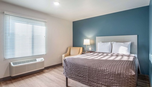 Standard Room, 1 Queen Bed, Non Smoking