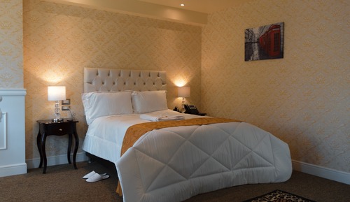Deluxe Studio Suite