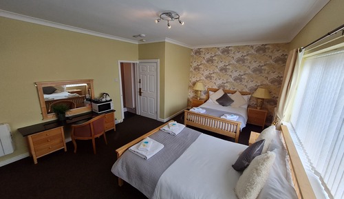 Superior Suite, Ensuite (ROOM 3)