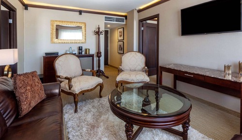 Superior Suite, 2 Bedrooms, Non Smoking (Master)