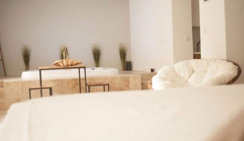 Double Room, Hot Tub (Estelle)