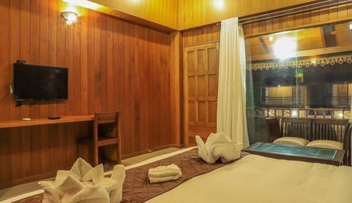 Twin Room (Plus)