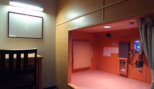 Private Capsule Cabin, Men only, Non Smoking