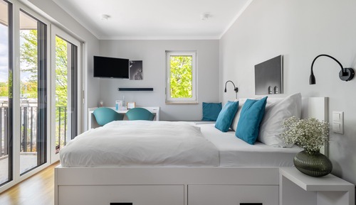 Large Studio, Kitchenette, Balcony