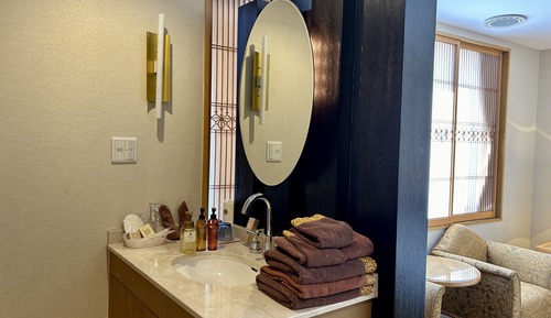 Deluxe Room, Jetted Tub