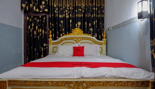 Double Room (RedDoorz)