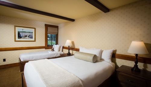 Deluxe Chalet- Accessible, 2 Bedrooms, 2 Bathrooms