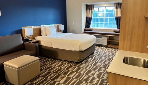 Studio Suite, 1 Queen Bed, Accessible, Non Smoking (Mobility)
