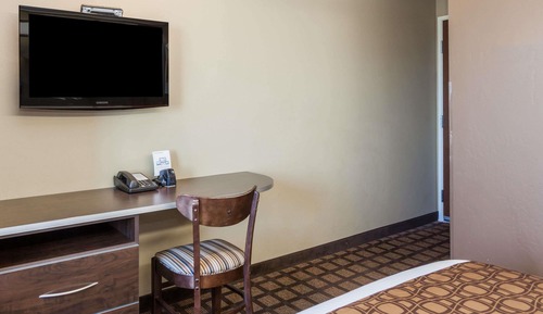 Standard Room, 1 Queen Bed, Accessible
