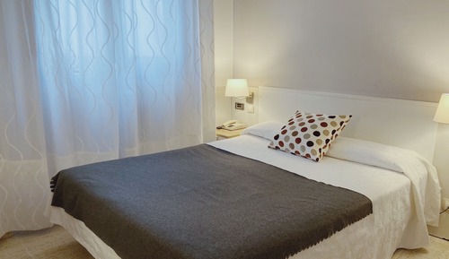 Standard Double Room (Free Parking)