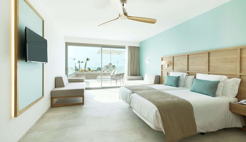Family Suite (3 Adults)