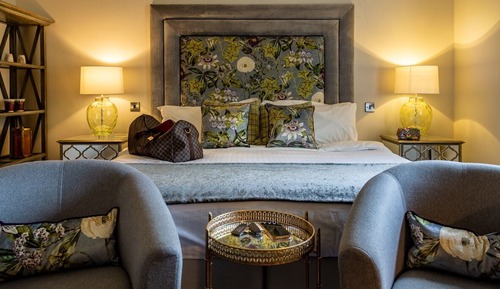Feature Room