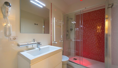 Romantic Suite, Jetted Tub