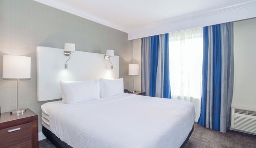 Standard Suite, 1 King Bed, Kitchenette