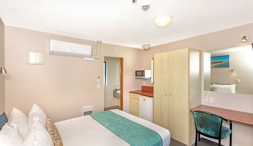 Compact Queen Studio