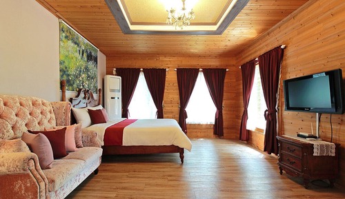 Room (Orleans)