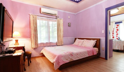 Room (Seine)