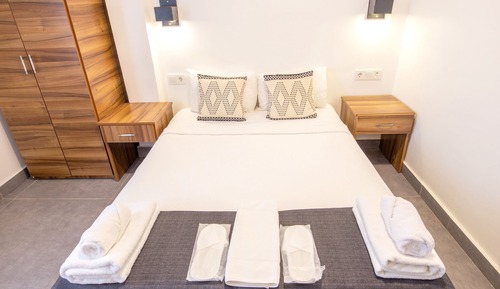 Economy Room