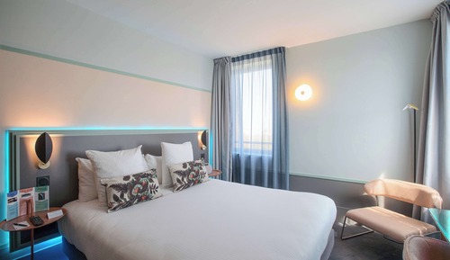 Comfort Room, 1 Queen Bed, Non Smoking (with Single Sofabed)