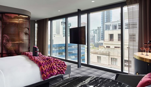 Mega Room, Room, 1 King Bed, Non Smoking, Corner