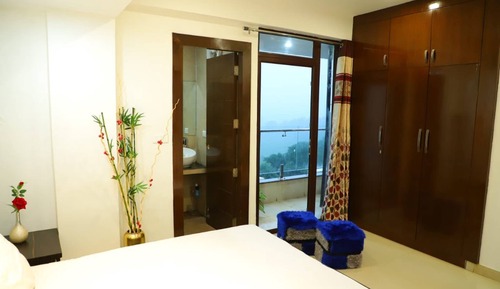 Condo, 3 Bedrooms, Accessible, Smoking