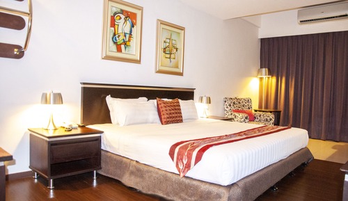 Premier Room