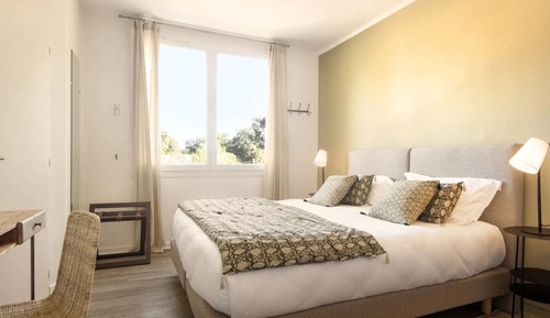 Deluxe Room, Garden View