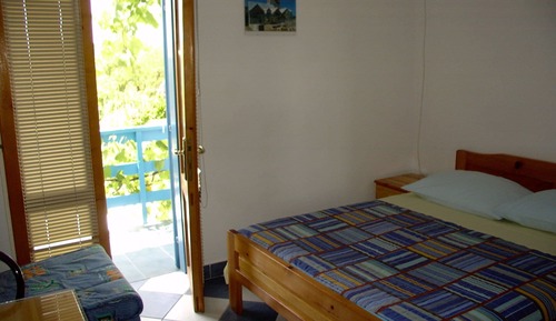 Studio, Multiple Bedrooms, Smoking, Balcony