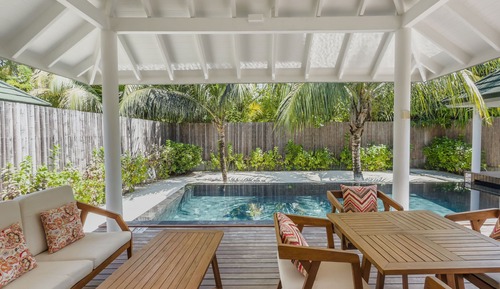Grand Beach Residence with Pool