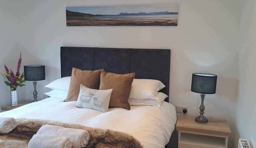 Double Room (Primrose Cabin Selfcatering No pets)