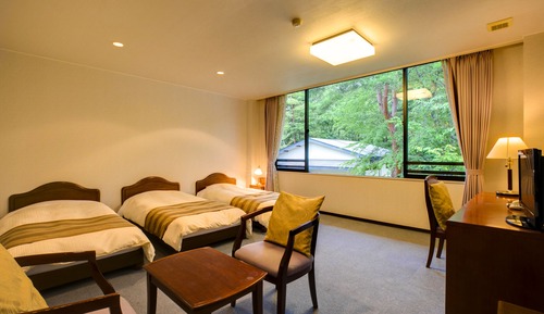 Western Style Triple Room, Smoking