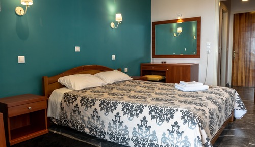 Basic Twin Room, Smoking