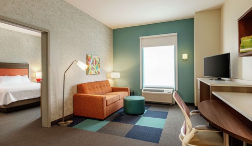 Suite, 1 King Bed, Accessible (Hearing)