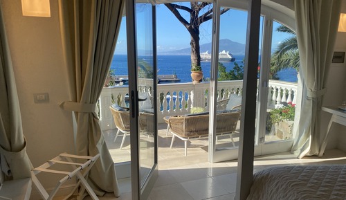 Deluxe Double Room, Patio, Sea View ( accessible only via 151 steps )