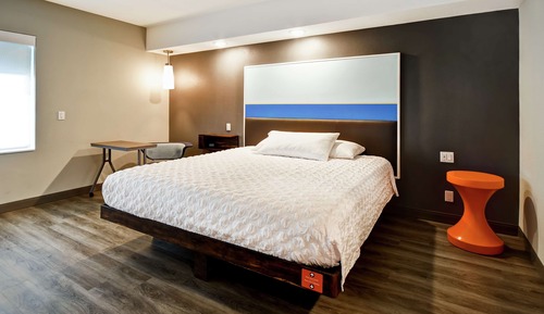 Room, 1 King Bed, Accessible (Hearing)