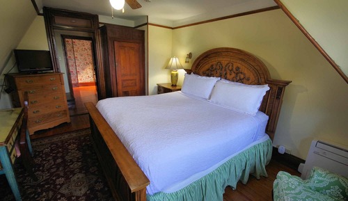 Room, Private Bathroom (Tower Bedroom)