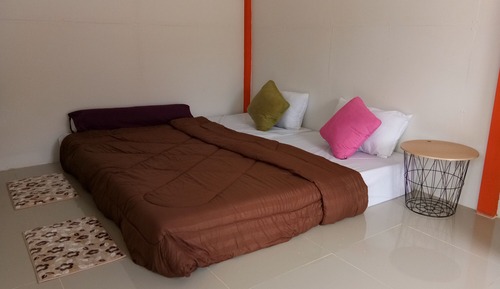 Country Room (B)