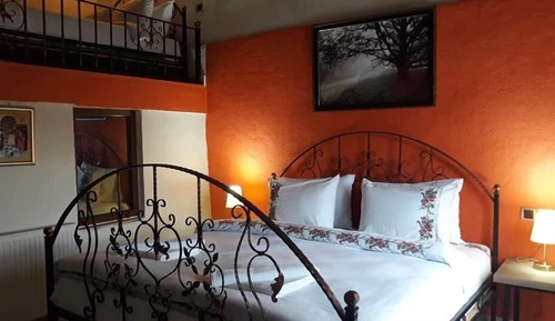 Honeymoon Room