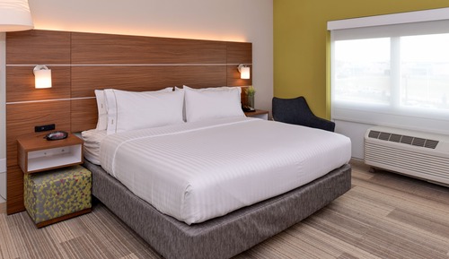 Standard Room, 1 King Bed, Accessible (Communication)