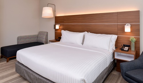 Standard Room, 1 King Bed, Accessible (Mobility Tub)