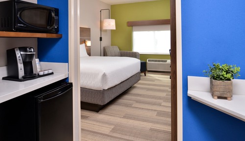 Standard Room, 1 King Bed, Accessible (Comm, Transfer Shower)