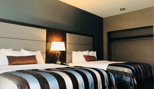 Suite, 2 Queen Beds, Non Smoking (One-Bedroom)