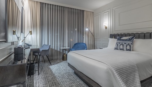 Citadine Room with Queen bed (with Old-Quebec view)