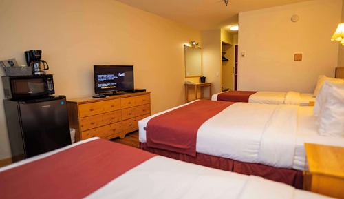 Room, Multiple Beds, Non Smoking (1 Queen, 2 Twin Beds)