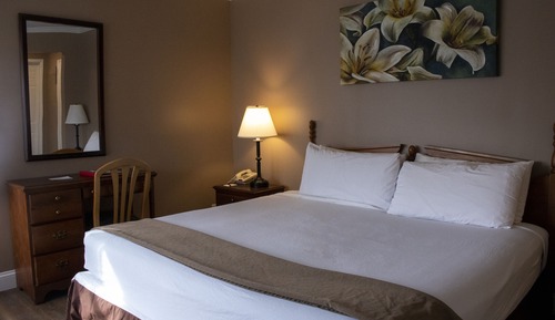 Standard Room, 1 King Bed