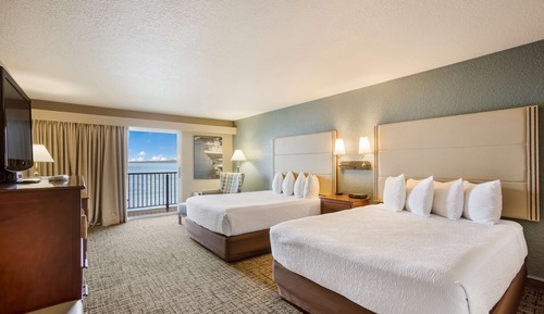Lake Side Balcony | 2 Queen Beds