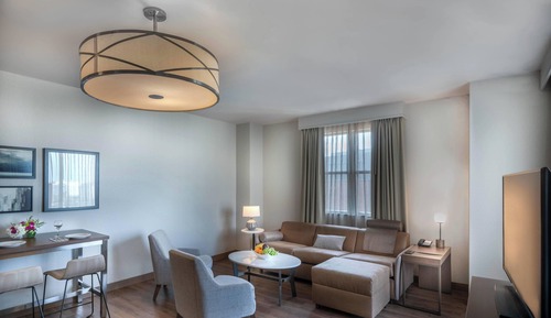 Executive Suite, 1 Bedroom, Non Smoking (Mobility/Hearing Accessible, Tub)