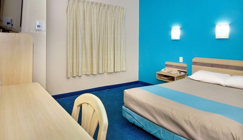 Standard Room, 1 Queen Bed, Accessible, Non Smoking